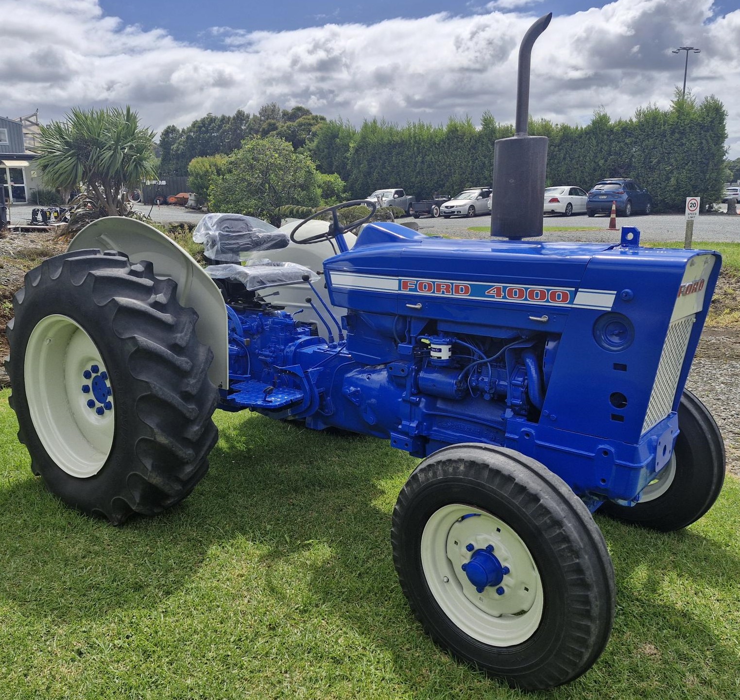 Ford 4000 Industrial tractor