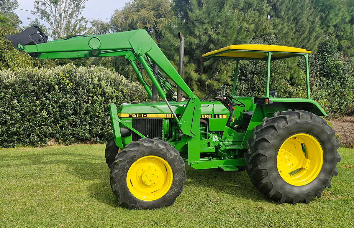 John Deere 2450 ROPS tractor